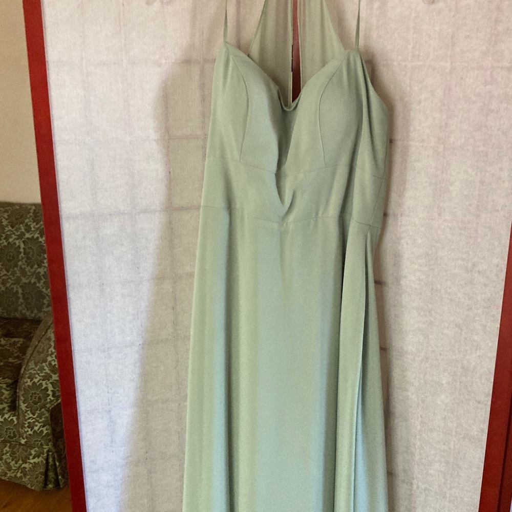 Long dress size 10. Pockets on each side, built in cups and underlining.